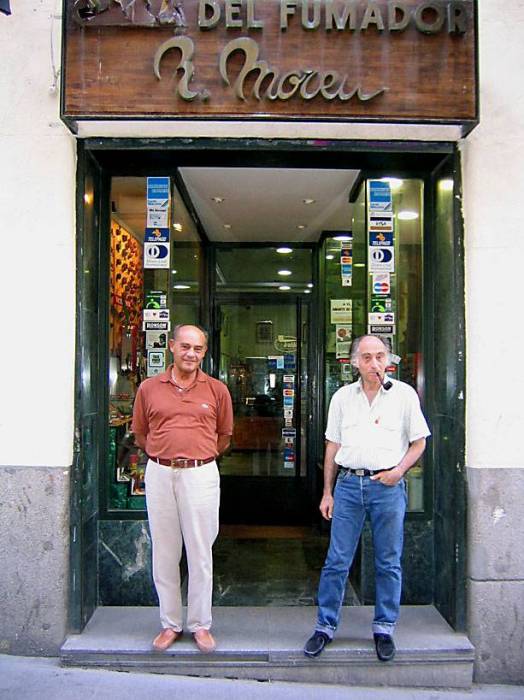 RAFA MOREU 

C/ Tetuán, 28 (a 50 metros de la Puerta del Sol) - 28013 Madrid 

...
